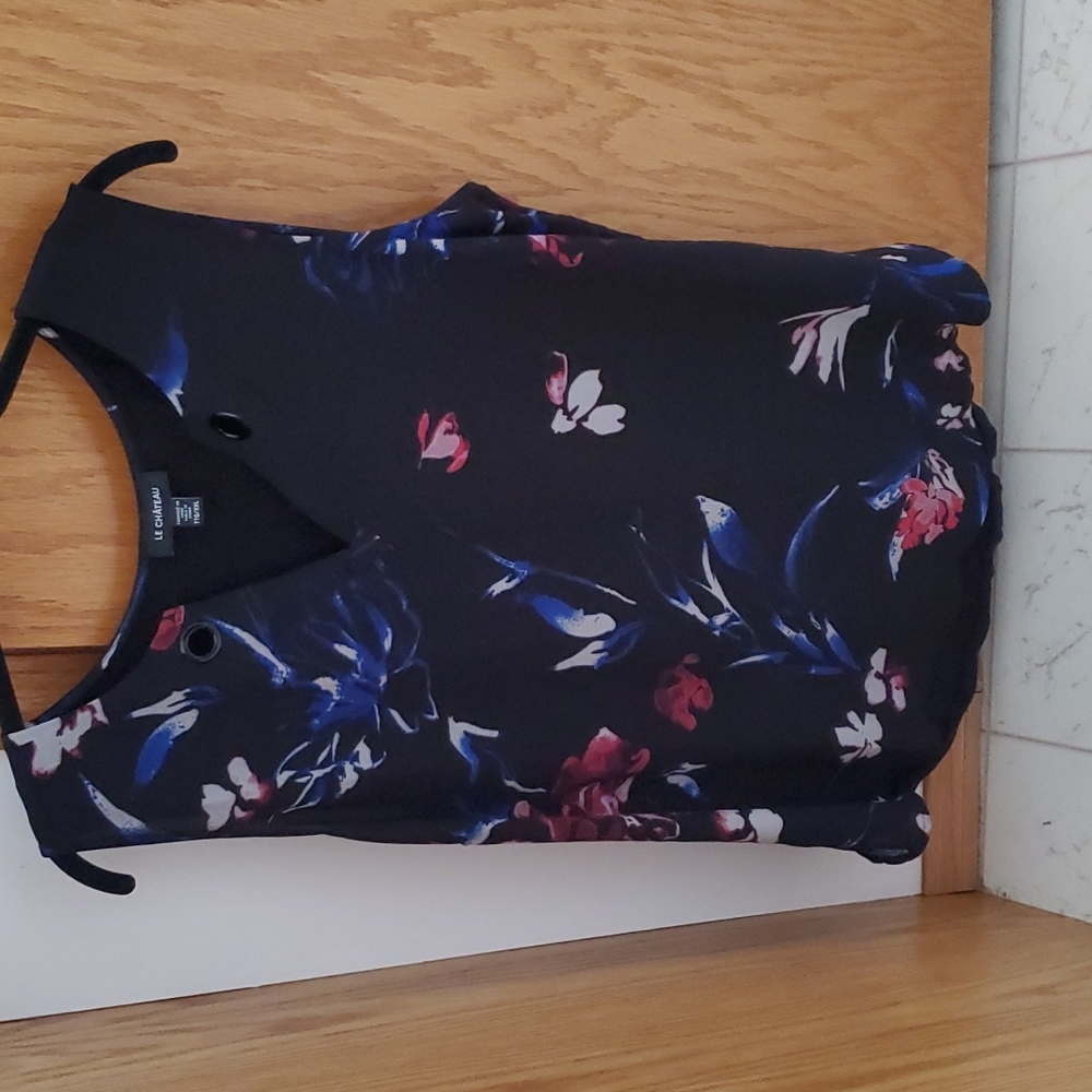 Le Chateau Tank Top